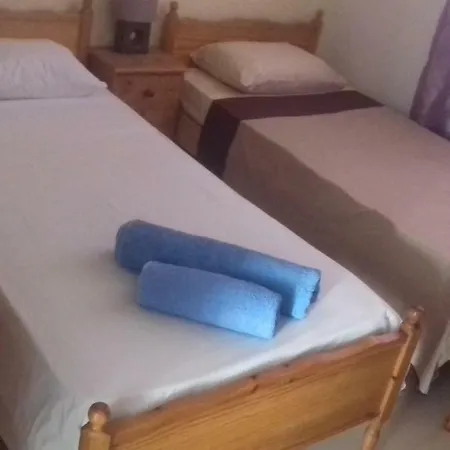 Andriana Gazde/Camere de închiriat *